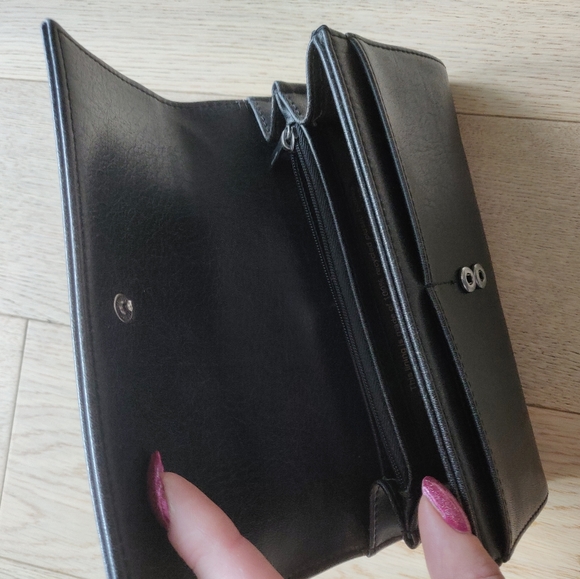 Matt & Nat Wallet Black - Picture 2 of 7